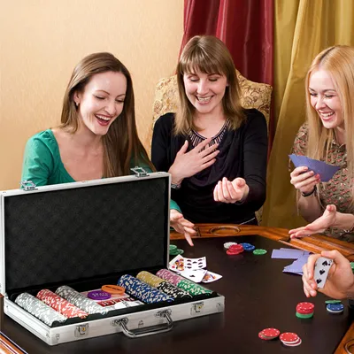 Produktbild von SUGIFT Pokerset 500 Chips im Aluminiumkoffer, Pokerchip-Set mit Matte, Silber | 56 x 23,5 x 6,5 cm | 11,5 g pro Chip | 9-10 Spieler
