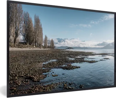 Produktbild von MuchoWow® Gerahmtes Poster Wasser - Stein - See 90x60 cm - Poster mit Schwarzem Bilderrahmen Wandposter Rahmen Foto Bilder - Fotorahmen - Foto-Plakat