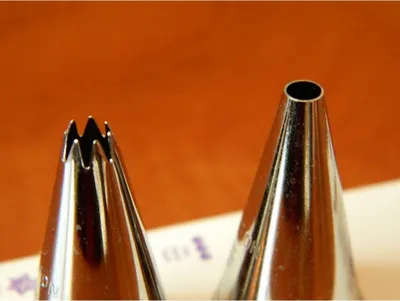 Produktbild von Wilton Decorating Tip Set #005, #018