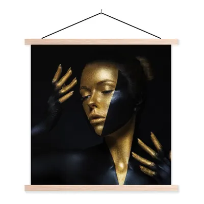 Produktbild von MuchoWow® Textilposter Make-up - Kunst - Frau - Luxus - Gold 40x40 cm mit holzfarbenen Rahmen - Posterleiste