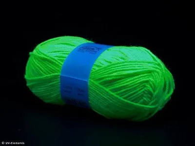 Wollknäuel 50 g, 100 % Polyacryl, ca. 150 m, Farbe 0032