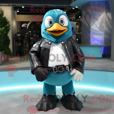 Produktbild von Cyan REDBROKOLY Pinguin Maskottchen Kostüm Figur bekleidet mit einer Bikerjacke und Schals
