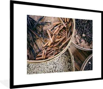 Produktbild von MuchoWow® MuchoWow® Gerahmtes Poster Kräuter auf der Kaffeeplantage 80x60 cm - Poster mit zchwarzem Bilderrahmen - Schlafzimmer-Dekorationen - Fotoposter