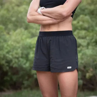Produktbild von 42k Running Dash Kurze Hose Schwarz M Frau Schwarz M