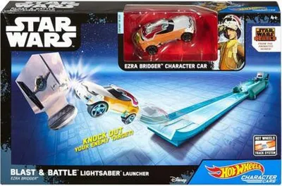 Produktbild von Hot Wheels – Star Wars – Blast & Battle Lightsaber Launcher – Ezra – Fahrzeug und Pullback-Rennstrecke