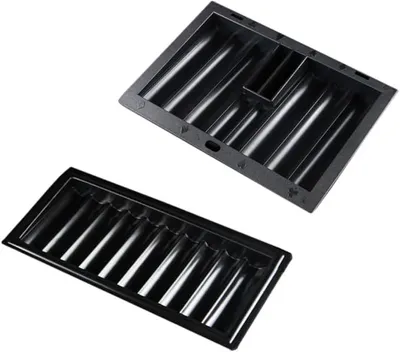 Imagen del producto de 2 soportes de plástico para fichas de póker, con 2 compartimentos para cartas