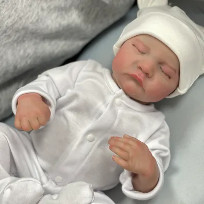 Immagine prodotto di bambola reborn Levi da 19 pollici con corpo in tessuto, addormentata, morbida al tatto, con pelle dipinta in 3D, vene visibili, bambola d'arte da collezione