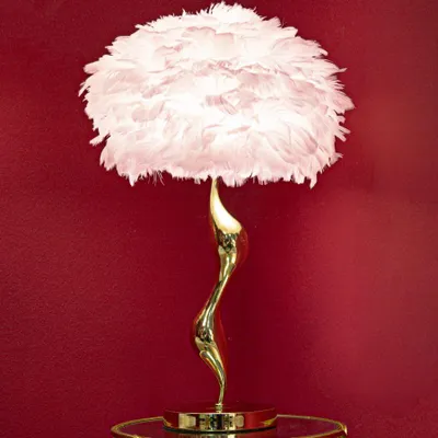 Immagine prodotto di Lampada da tavolo in metallo e tessuto, 40x63 cm, rosa e oro, design Mauro Ferretti, dal design elegante