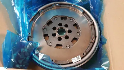 Produktbild von Original RENAULT Megane III Clio III Zweimassen-Schwungrad 123003948R