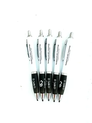 Productafbeelding van NFC-Ntag213 balpen, 5 stuks. Exclusief, zwart/wit, met blanco oppervlak om zelf te beschrijven