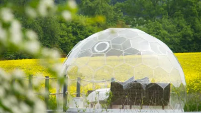 Produktbild von Jochen Schweizer Bubble Übernachtung Kalletal für 2 (1 Nacht); Erlebnis verschenken oder selbst erleben;  Gutschein gültig für 2 Personen
