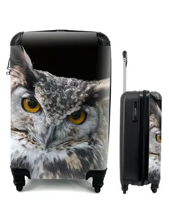 Produktbild von MuchoWow® Koffer Handgepäck Trolley Rollkoffer Kleine Reisekoffer mit 4 Rollen - Porträt einer braunen Eule auf schwarzem Hintergrund - Cabin Size < 55x40x23 cm & 55x40x20 cm - Fotokoffer - Kabinenkoffer - Boardgepäck - Reise-Box - Reisekoffer - Reisegepäck - Koffer mit Bild - Trolley für Kinder