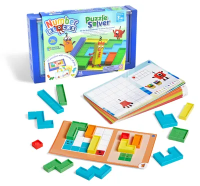 Image de Jeu de logique - blocs de chiffres résolvant des énigmes