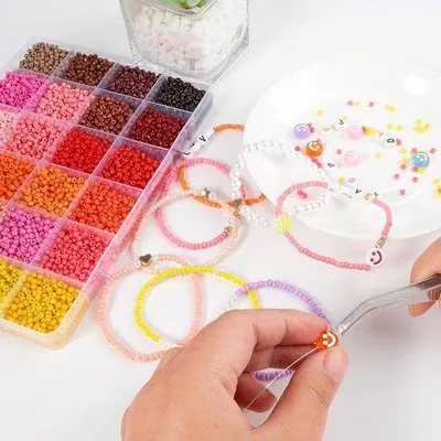 Immagine prodotto di Perline colorate da 3 mm per gioielli, 36.000 pezzi, fai da te