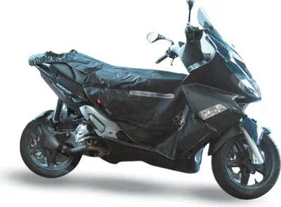 Obrázek produktu pro Tucano Urbano R043 Thermoscud chránič nohou černý s těžkým nylonovým vnějším materiálem