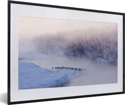 Produktbild von MuchoWow® MuchoWow® Gerahmtes Poster Vogel - Nebel - Fluss - Winter - Eis 60x40 cm - Poster mit zchwarzem Bilderrahmen - Schlafzimmer - Plakat in Rahmen - Drucken