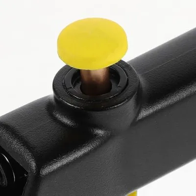 Image de Poignée en plastique ergonomique pour machines de montage et démontage de pneus, conçue pour une utilisation sûre et efficace dans les ateliers et pour les travaux de montage et démontage de pneus manuels