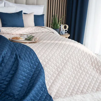 Produktbild von HERRINGBONE Dekorative Tagesdecke - Eleganter hellbeiger Farbton - 220x240 cm