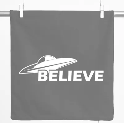 Produktbild von Huuraa Kissenbezug UFO Believe 40x40cm Steel Grey Baumwolle Dekokissenbezug Geschenkidee