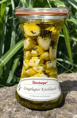 Produktbild von Eingelegter Knoblauch mit Kräutern – Mild, aromatisch & naturbelassen