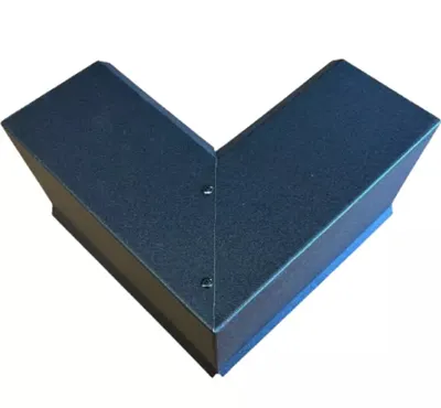 Produktbild von Roofart 90 ° Ecke für Ortgangblech passend für das Dachpfannenprofil schwarz RAL 9005