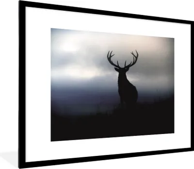 Produktbild von MuchoWow® MuchoWow® Gerahmtes Poster Hirsch - Scherenschnitt - Nebel 80x60 cm - Poster mit zchwarzem Bilderrahmen - Schlafzimmer-Dekorationen - Fotoposter