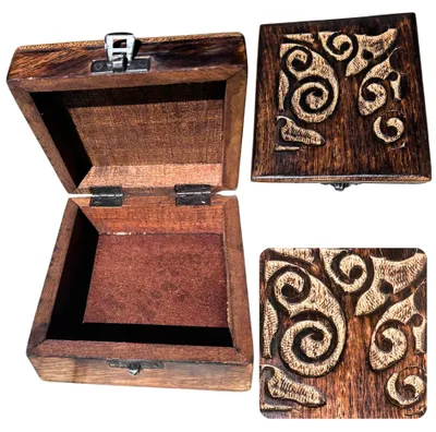 Productafbeelding van Solidchoice - Handgesneden Houten Kist met Levensboom Motief