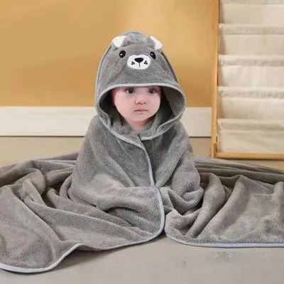 Produktbild von Baby-Badehandtuch mit Kapuze - 80 x 80 cm - Korallenfleece - Unisex - für Babys und Neugeborene - 0-5 Jahre