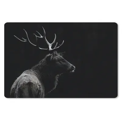 Produktbild von MuchoWow® Schreibtischunterlage Hirsch - Schwarz - Porträt - Geweih - Tiere 60x40 cm - XXL Mauspad - Großes Mauspad
