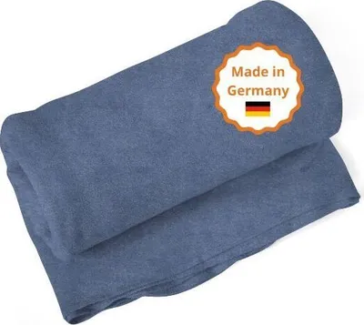 Produktbild von sleepling Kuscheldecke Wohndecke  Germany, Sofadecke, 150 x 200 cm, , waschbar, dunkelrot-blau melange
