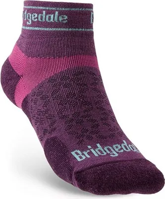 Produktbild von Bridgedale Trail Run UltraLight T2 Merino Sport Low Women's Farbe: damson / Größe: S