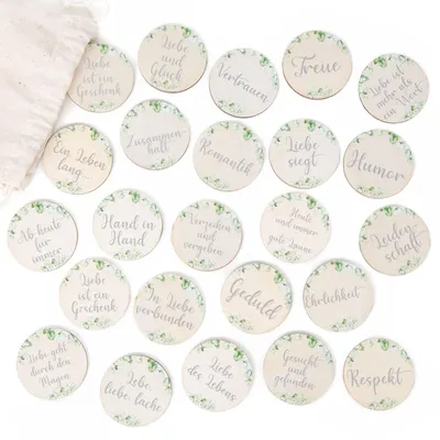 Produktbild von Logbuch-Verlag Eukalyptus Dekoration Hochzeit Streudeko Tischdeko 24 Holztaler Natur grün Sprüche Liebe Ø 4 cm