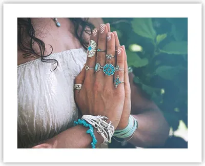 Produktbild von Poster - Poster ohne Rahmen - Hände Schmuck Boho - 50x40 cm - Wand Bild - Wanddeko - Wandbilder - Kunstposter - Wandposter - Bilder - Kunstdruck - Wanddekoration - Wandbild - P2XAA50x40-4412