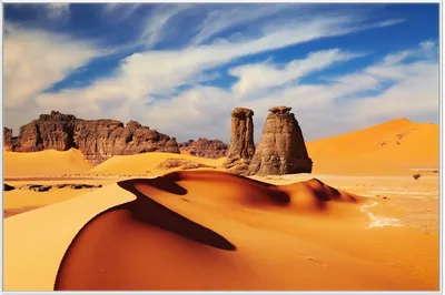 Produktbild von Wallario Wandbild Felsen und Sand in der Sahara Wüste, Größe: 61 x 91,50 cm, Poster mit weißem Aluminiumrahmen