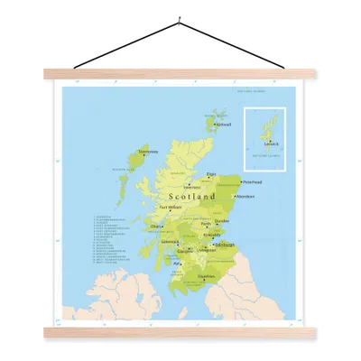 Produktbild von MuchoWow® Textilposter Grüne Karte von Schottland 120x120 cm mit holzfarbenen Rahmen - Textil-Poster