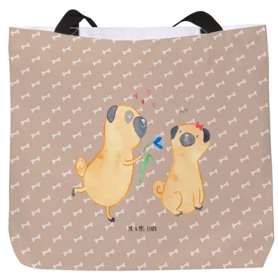 Produktbild von Mr. & Mrs. Panda Strandtasche Mops Verliebt - Hundeglück - Geschenk, Schultasche, Hund, Tasche, Sprüche, Liebe, Laptoptasche, Tote Bag, Knuffig, Partner, Reisetasche
