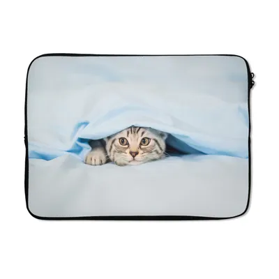 Produktbild von MuchoWow® Laptop Hülle 13 Zoll Ein Kätzchen unter einer Decke Laptoptasche - Laptophülle - Sleeve - Rundumschutz