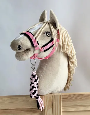 Produktbild von Hobby Horse Set: A3 Halfter mit schwarzem Fell + Anbindestrick - schwarz und rosa