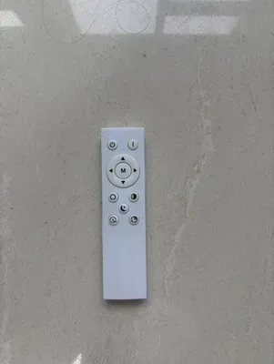 Productafbeelding van Afstandsbediening Enige Uitvoering - Universele Compatibiliteit - Compact 10x3x1,5 cm - Lichtgewicht 10 g - Voor TV En Settopbox