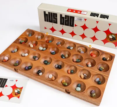 Produktbild von HUS BAO, Steinchenspiel, Bohnenspiel, Halbedelsteine, Mancala, Kalaha, Familienspiel, Gesellschaftsspiel aus Holz