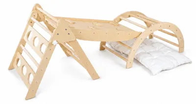 Imagen del producto de Klimframe 6 en 1 de madera: estructura de escalada con triángulo Pikler, arco, tobogán y cojín