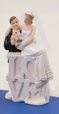 Produktbild von Hochzeitsfigur Liebespaar Braut und Bräutigam mit Love Schriftzug Variante 2