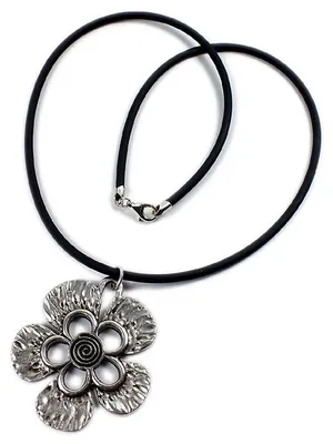 Produktbild von Minott Kette aus Kautschuk mit  Blume Anhänger 21398