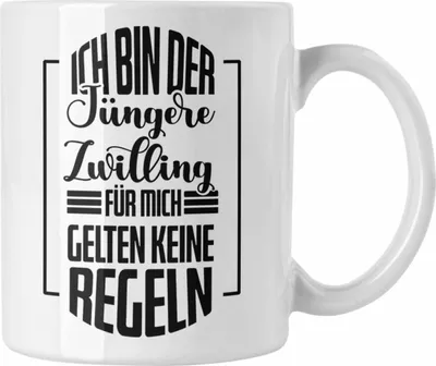 Produktbild von Trendation - Lustige Tasse für den jüngeren Zwilling Lustiges Geschenk Geburtstag Weihnachten! (Weiß)