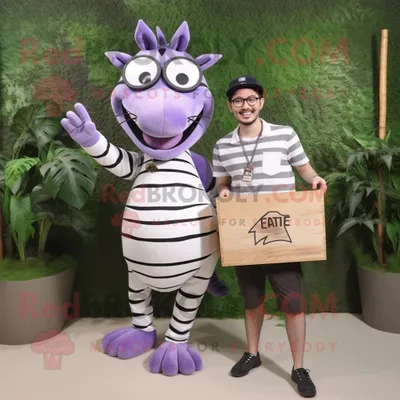 Produktbild von Lavendel-Zebra REDBROKOLY Maskottchen Kostüm figur bekleidet mit Cargo-Shorts und Brille