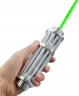 Produktbild von Resteq Grüner Hochleistungs-Laserpointer, 2 km Reichweite, kontinuierlicher Strahl, für Präsentationen & Outdoor, wiederaufladbarer 18650 Akku