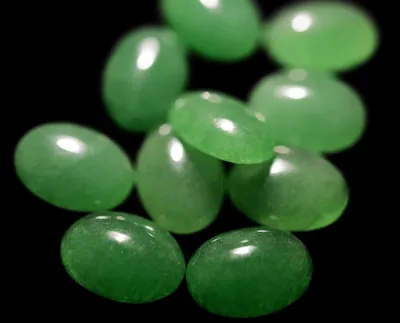 Produktbild von 1 Wunderschöner intensiv grüner Aventurin Cabochon, 14 x 10 mm