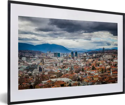 Produktbild von MuchoWow® MuchoWow® Gerahmtes Poster Wolkendecke über Sarajevo Bosnien und Herzegowina 60x40 cm - Poster mit zchwarzem Bilderrahmen - Schlafzimmer - Plakat in Rahmen - Drucken