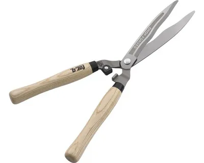 Produktbild von Heckenschere for_q mit Holzgriff und Wellenschliff