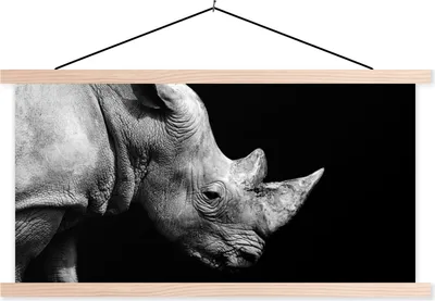 Produktbild von MuchoWow® Textilposter Portrait Nashorn auf schwarzem Hintergrund 120x60 cm mit holzfarbenen Rahmen - Klemmleiste